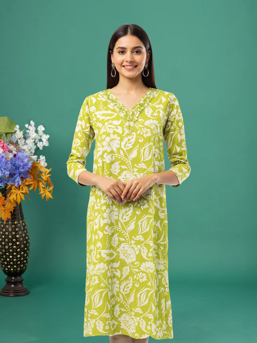 Floral Embroidered V-Neck Kurta