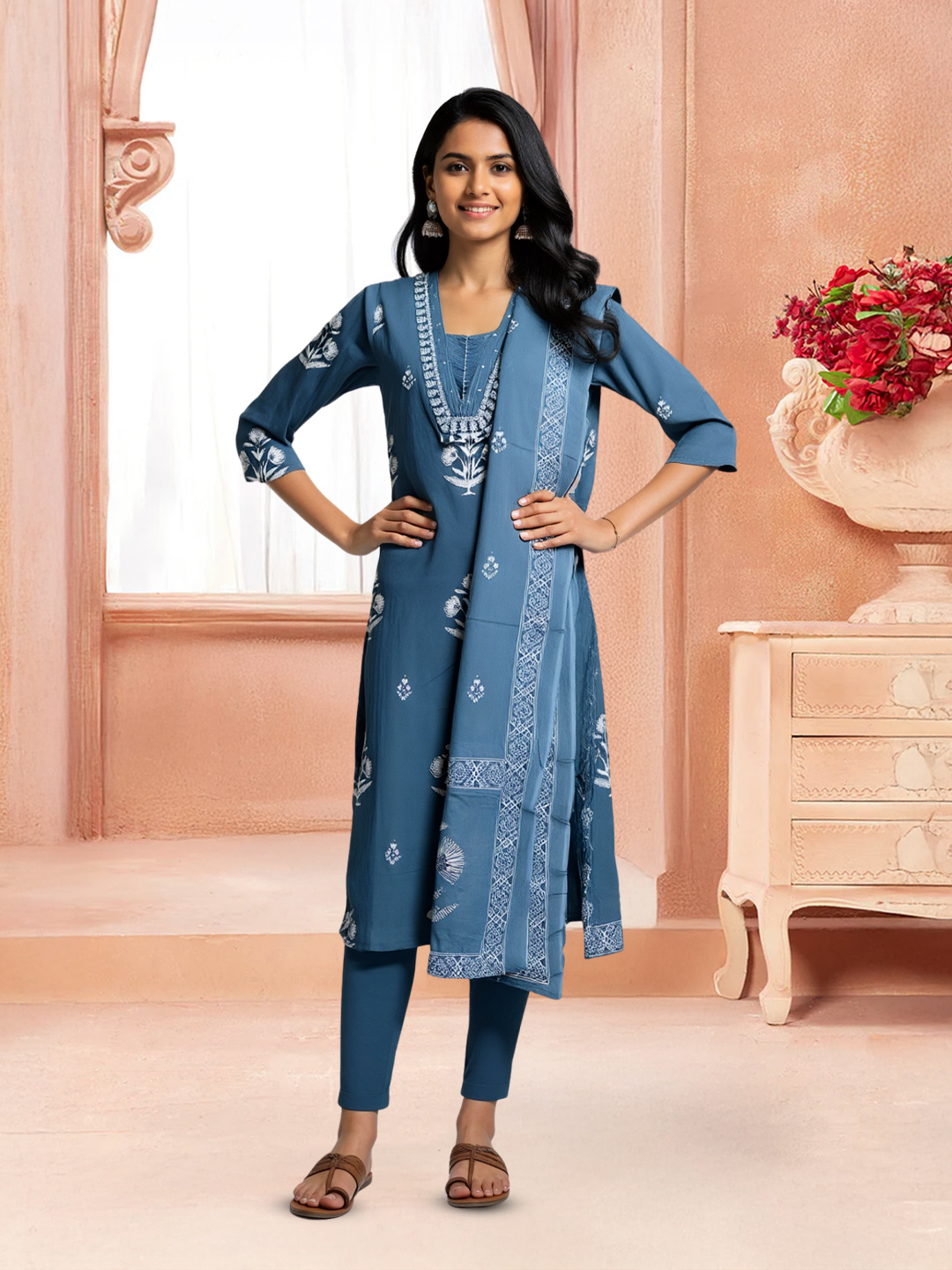 Traditional Embroidery V-Neck Salwar Suit Set