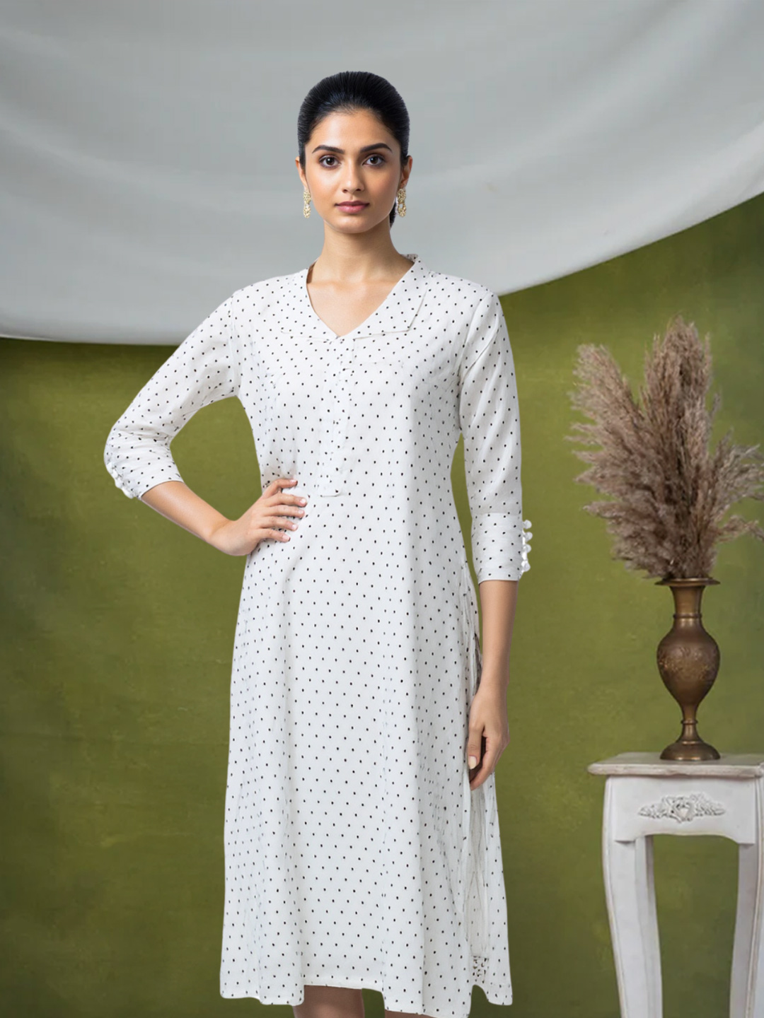 Polka Dot Collar Neck Straight-Cut kurta