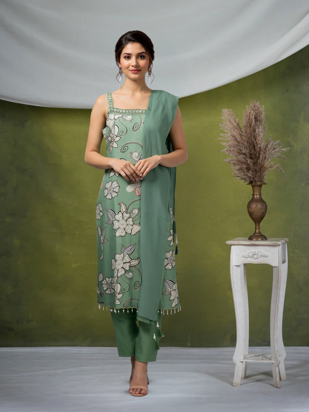 Floral Printed Sleeveless Kurta with Pant  & Dupatta Set