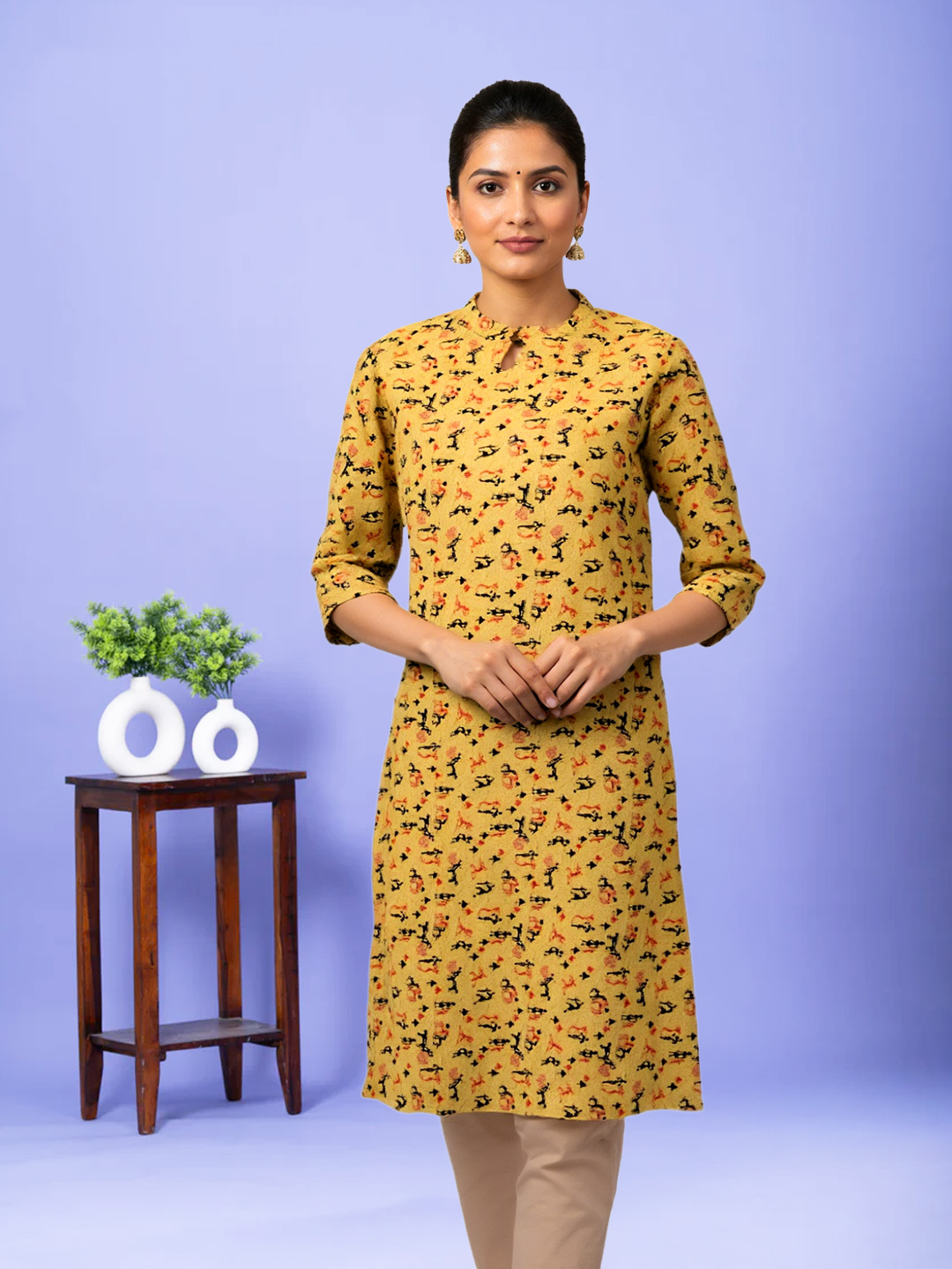 Elegant Keyhole Neckline Kurta
