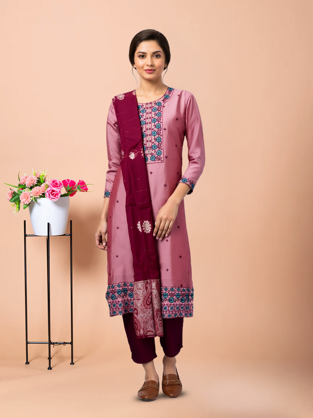Graceful Floral Embroidered Ethnic  Salwar Suit Set